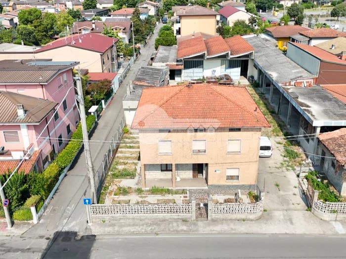 Casa con 6 locali in vendita in Via Gramatica, Centro, Gottolengo