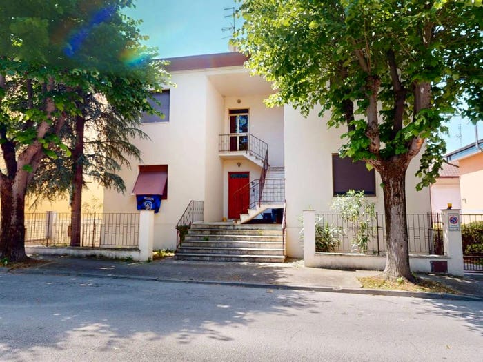 Appartamento con 5 locali in vendita in Viale Giuseppe Mazzini, Centro, Montemarciano