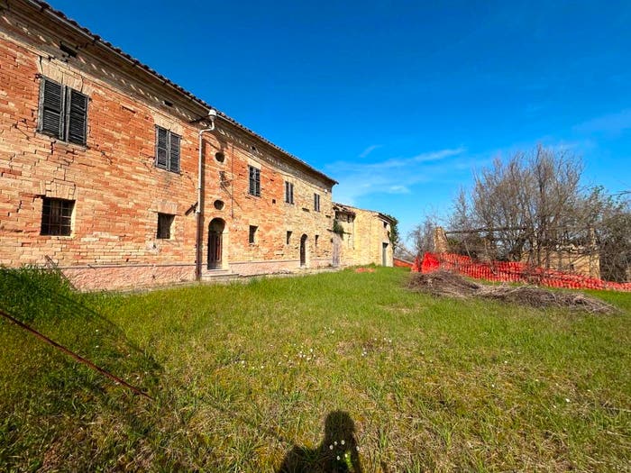 Casa con 6 locali in vendita in Contrada Poggio, Monterubbiano