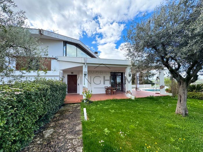 Casa con 6 locali in vendita in Cerasolo, Coriano