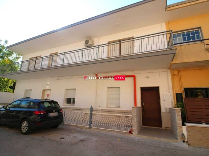 Appartamento con 5 locali in vendita in Crispiano