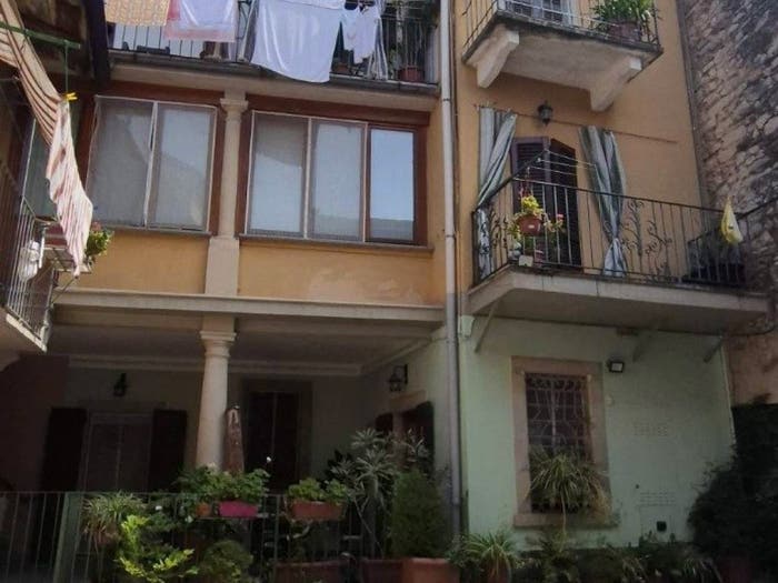 Appartamento quadrilocale in vendita in Via Sant'Elia, Centro, Viggiù