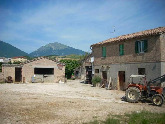 Casa con 6 locali in vendita in Via Case Sparse Campiglio, Campli