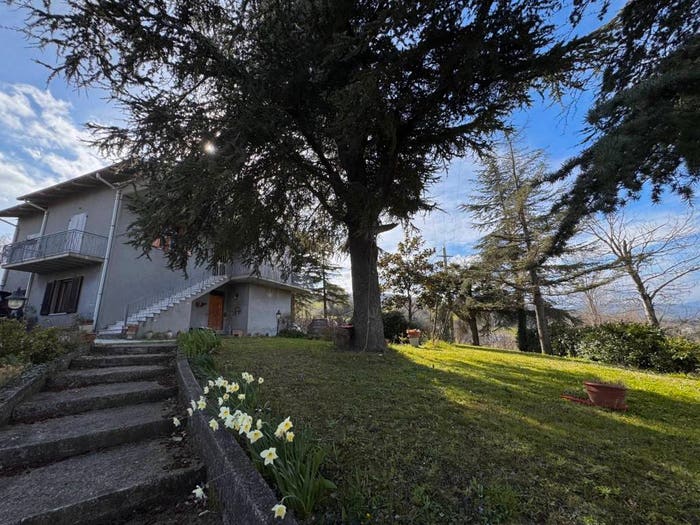 Casa con 6 locali in vendita in Maiolo