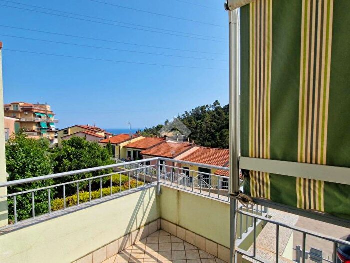 Casa quadrilocale in vendita in Via Morteo, Morteo, Boissano