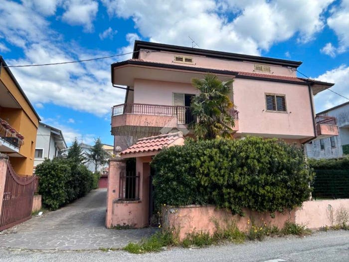 Casa con 5 locali in vendita in Via Aurelio Cassiodoro, Nicastro Sambiase, Lamezia Terme