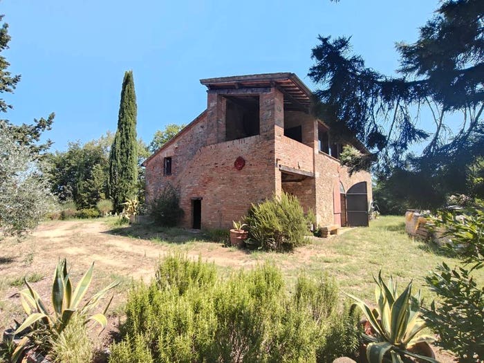 Casa con 6 locali in vendita in Strada dei Poggi, Cetona