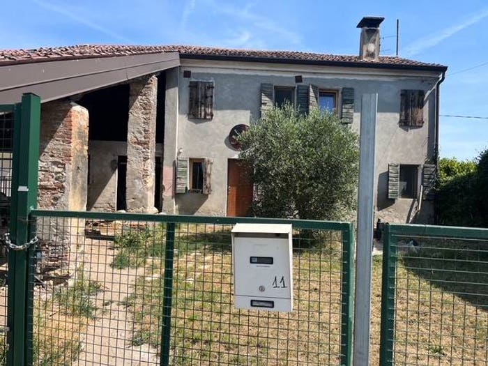 Casa con 6 locali in vendita in Canton, Ronco all'Adige