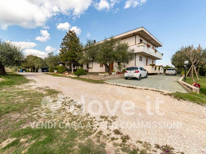 Appartamento con 5 locali in vendita in Contrada San Pellegrino, San Pellegrino, Loreto Aprutino