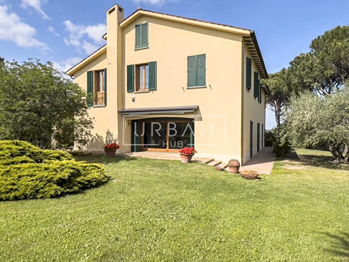 Casa con 10 locali in vendita in Forli'