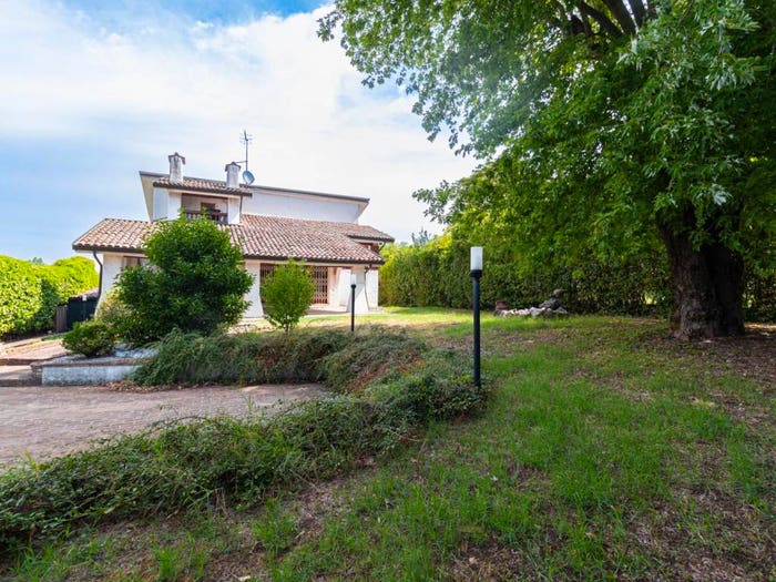 Casa con 6 locali in vendita in Via della Rondella, Centro, Lesignano de' Bagni