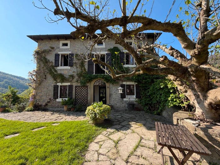 Casa con 6 locali in vendita in Castel d'Aiano