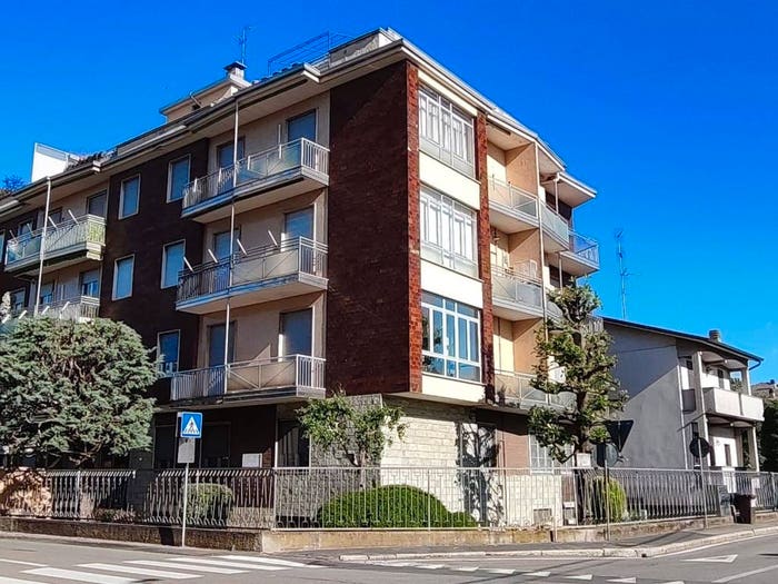 Appartamento trilocale in vendita in Via Novembre, Centro, Caronno Pertusella
