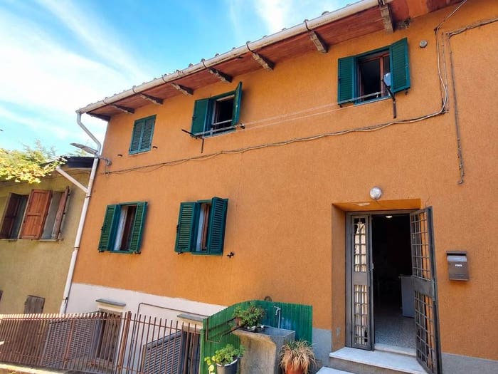 Casa quadrilocale in vendita in Via Emilio Bertini, Schignano, Vaiano