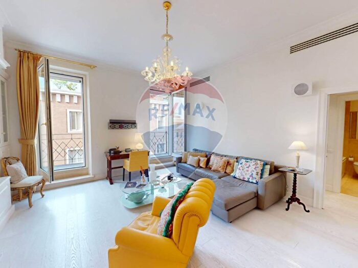 Casa con 6 locali in vendita in Via Del Corso, Spagna, Roma