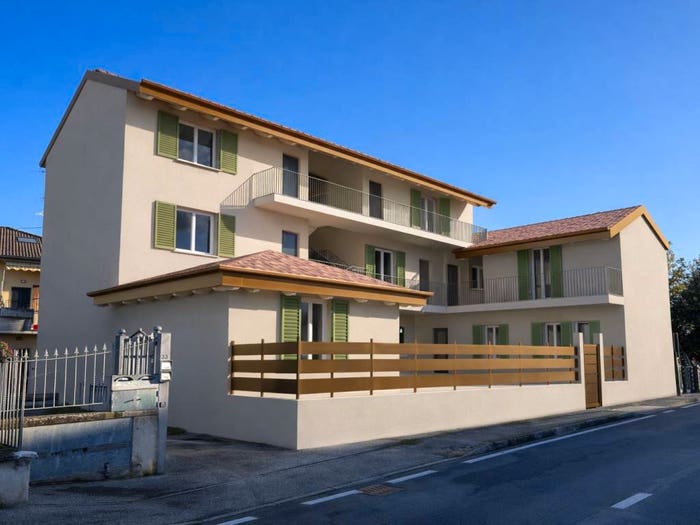 Casa con 6 locali in vendita in Via Fornacette, Grassobbio