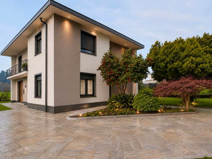 Casa con 5 locali in vendita in Via Sant'Alessandro, Albizzate