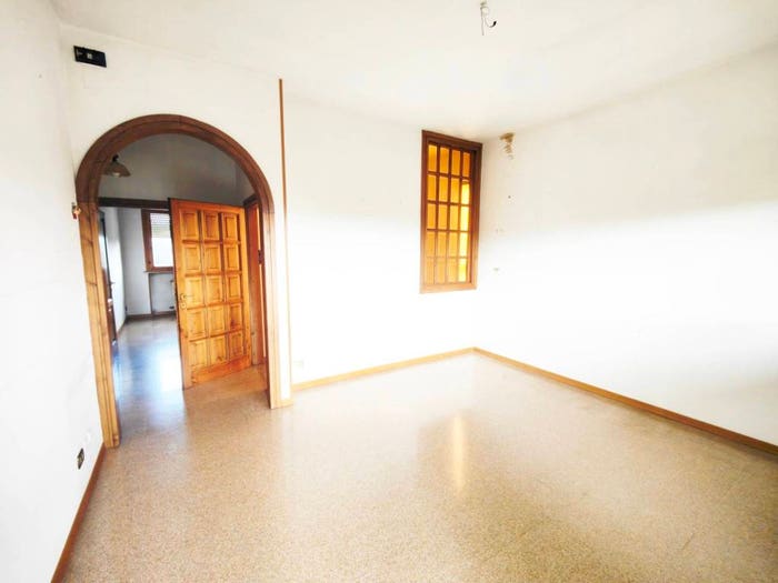 Appartamento con 5 locali in vendita in Via della Costituzione, Centro, Bucine