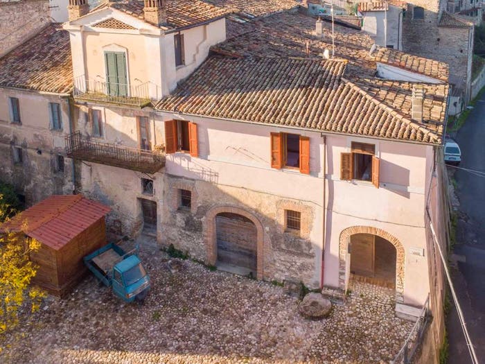 Appartamento con 5 locali in vendita in Piazza Grande, Castel San Pietro, Poggio Mirteto