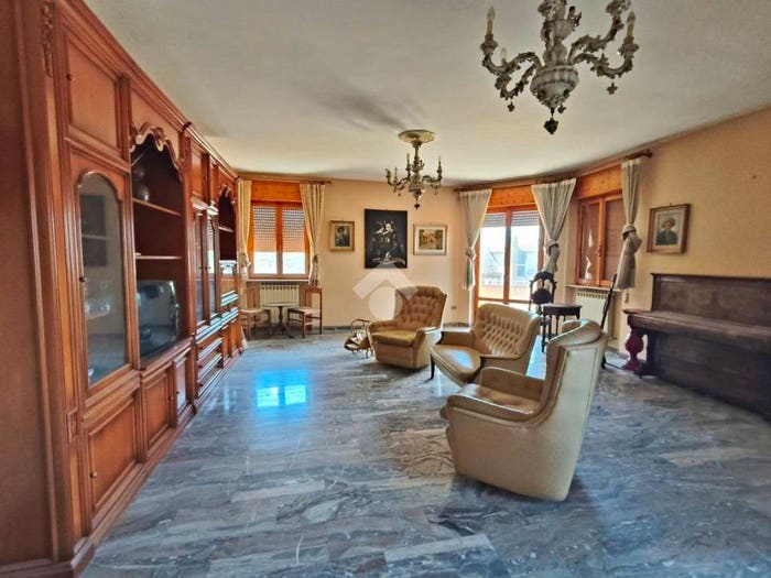 Casa con 6 locali in vendita in Via Ribustini, Centro, Gualdo Tadino