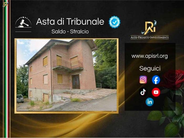 Appartamento quadrilocale in vendita in Via Scaluccia, Centro, Baiso