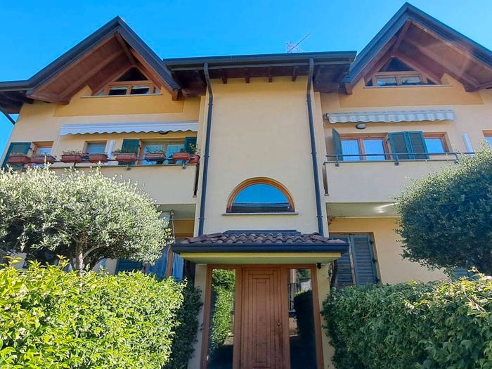 Appartamento bilocale in vendita in Via Francesco Petrarca, Centro, Carnago