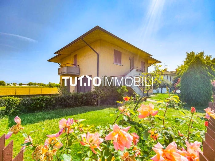 Casa trilocale in vendita in Azzano San Paolo