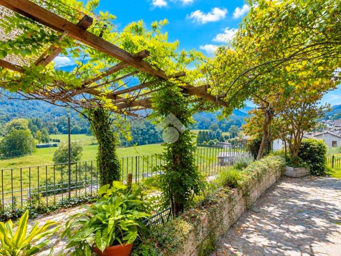Casa con 6 locali in vendita in Via Saret, Centro, Villar Pellice