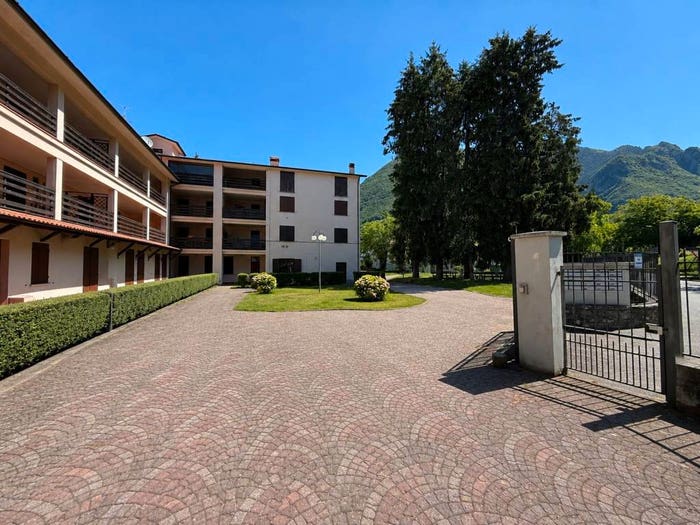 Appartamento bilocale in vendita in Via Sebino, Cislano, Zone