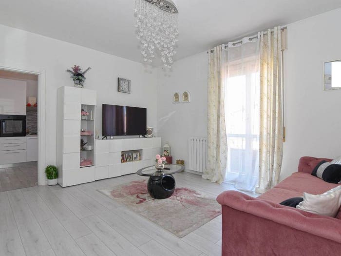 Appartamento trilocale in vendita in Via San Pietro, Centro, Castiglione delle Stiviere