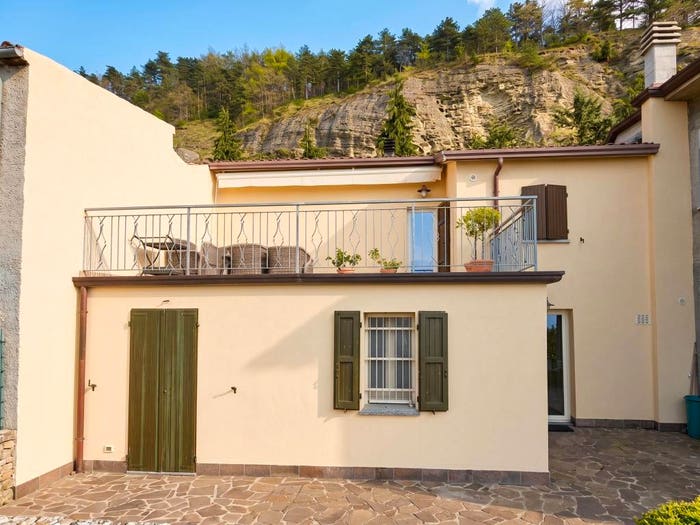 Casa con 6 locali in vendita in Via Alfredo Oriani, Perticara, Novafeltria
