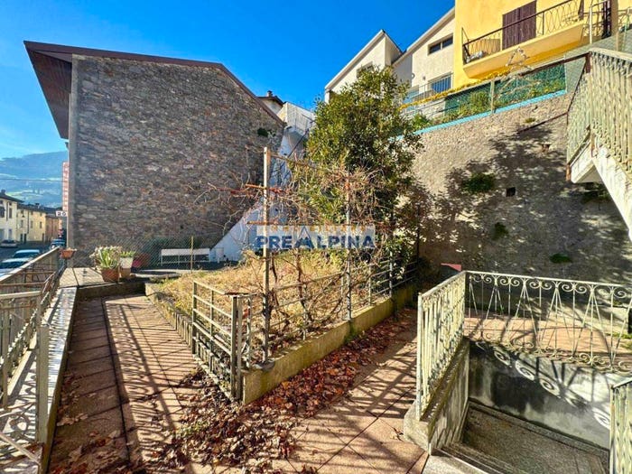 Casa con 6 locali in vendita in Via A Manzoni, Centro, Gazzaniga