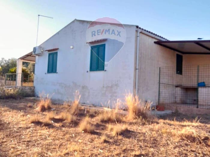 Casa quadrilocale in vendita in Contrada Scala Bagni, Canicattini Bagni