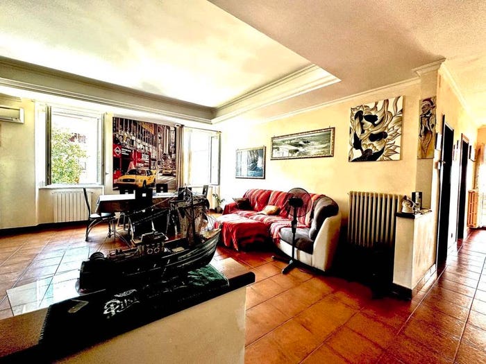 Appartamento con 5 locali in vendita in Via Goffredo Mameli, Frascati