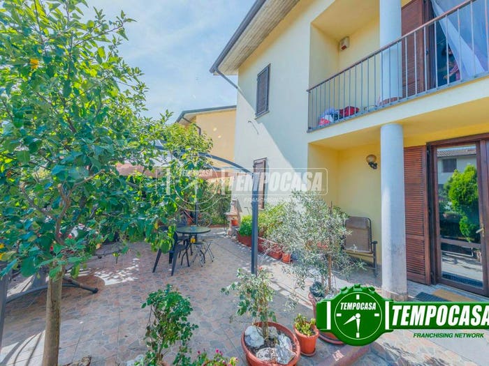 Casa quadrilocale in vendita in Via Pietro Nenni, Besate