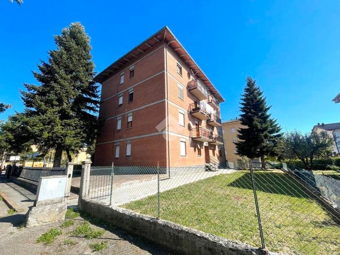 Appartamento quadrilocale in vendita in Via F Jacoli, Centro, Pavullo nel Frignano