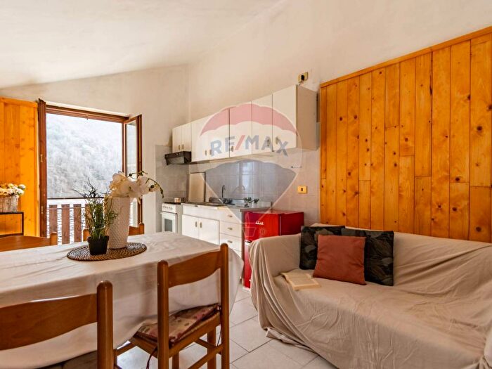 Casa bilocale in vendita in Cataeggio, Val Masino