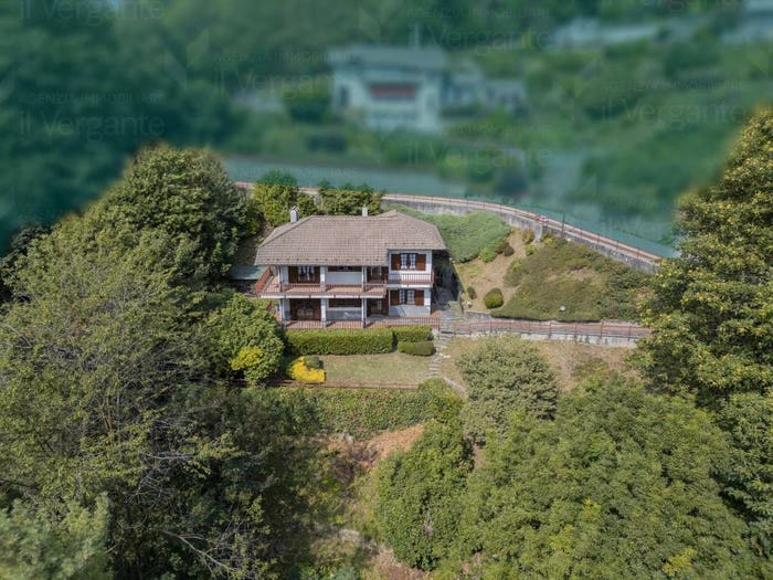 Casa con 6 locali in vendita in Case Sparse Poggio Alto, Nebbiuno