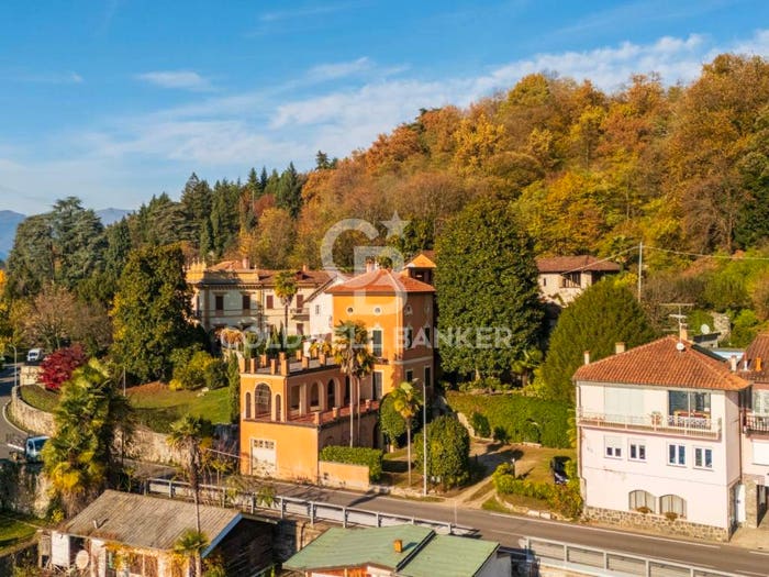 Casa con 6 locali in vendita in Centro, Orta San Giulio