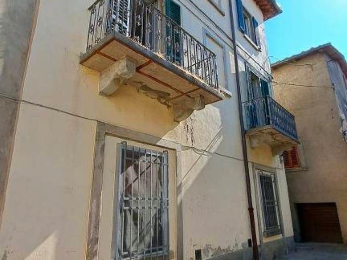 Casa con 6 locali in vendita in Piazza Duca d'AostaSan Giustino, San Giustino Valdarno, Loro Ciuffenna