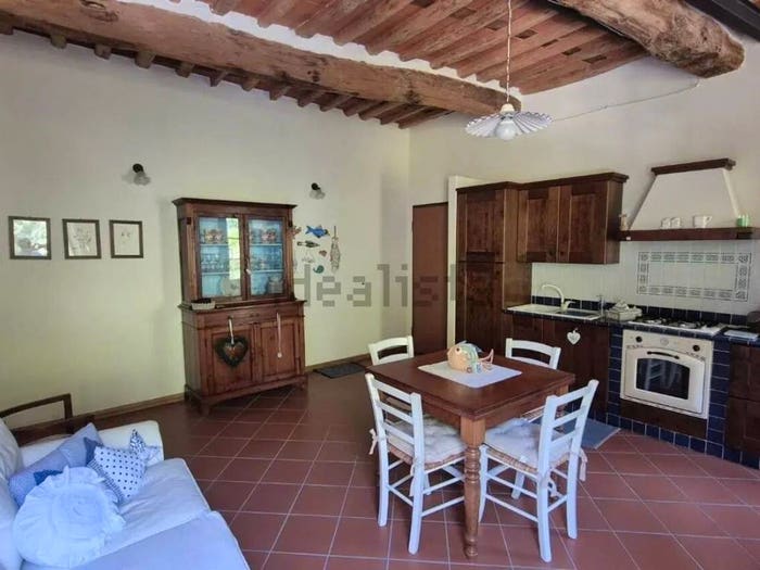 Appartamento quadrilocale in vendita in Via Umberto I, Centro, Borgo a Mozzano