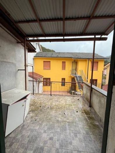 Appartamento quadrilocale in vendita in Via Roma, Centro, Montoggio