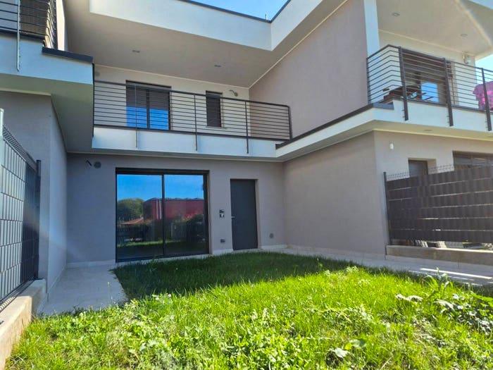 Casa trilocale in vendita in Via Mirabello, Centro, Appiano Gentile