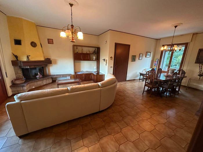 Appartamento quadrilocale in vendita in Via Mulazzo, Arpiola Pianfurcano, Mulazzo