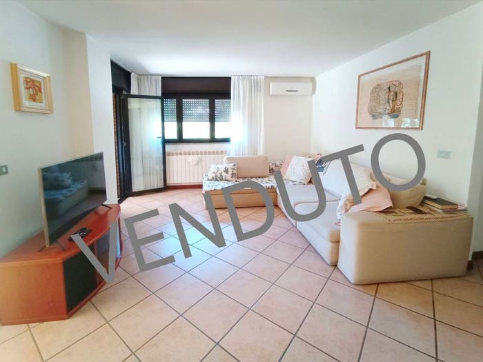 Appartamento quadrilocale in vendita in Via Bernina, Cedrate, Gallarate