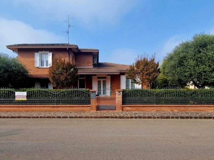Casa con 6 locali in vendita in VIA ALFIERI, Rovereto, Novi di Modena