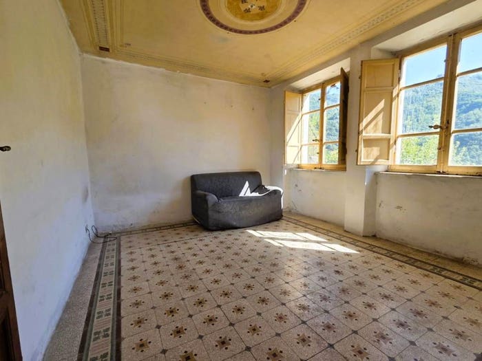 Casa con 6 locali in vendita in Via Martiri della Resistenza, Borgo a Mozzano