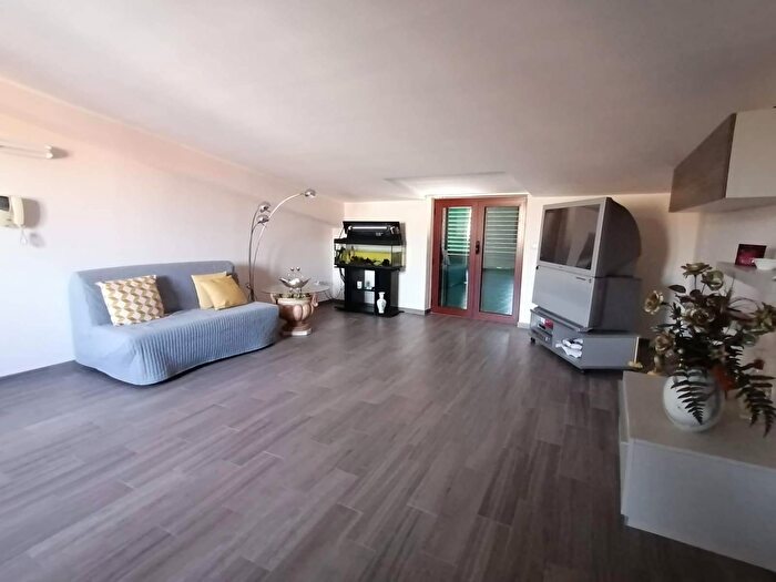 Casa con 6 locali in vendita in Via Flavio Gioia, San Nicola La Strada
