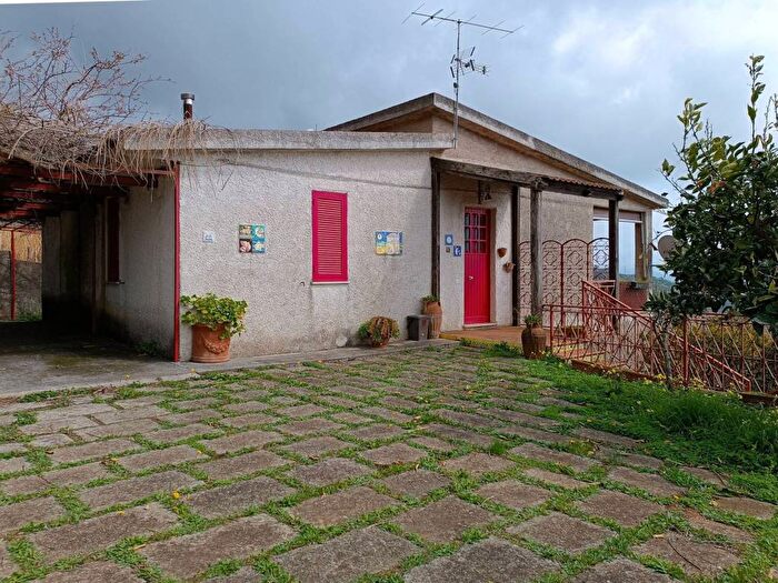 Casa con 6 locali in vendita in Via Timpone, Bonifati
