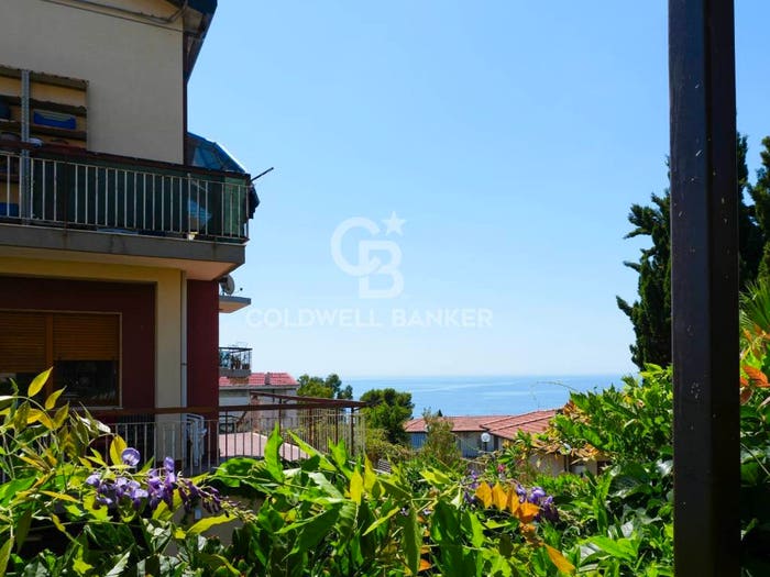 Casa con 5 locali in vendita in Via Litteri, Aci Trezza, Aci Castello